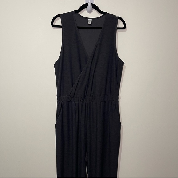 Old Navy Active Breathe ON Sleeveless heathered Black Loungewear Jumpsuit Size L - Picture 3 of 7